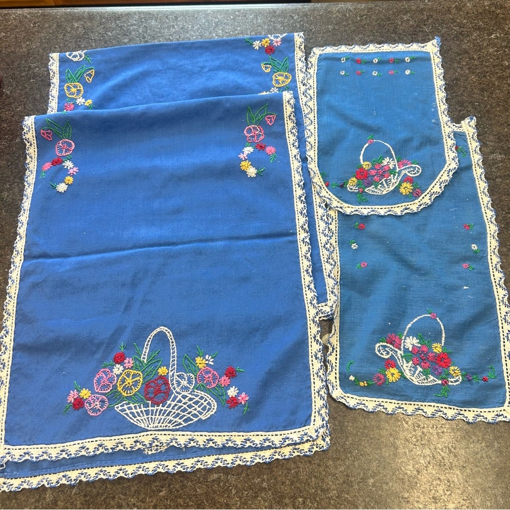 Vintage Cross Stitch Blue/White Table Linens Floral Basket Motif Lace Trim set
